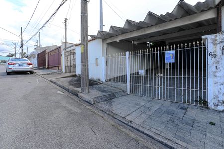 Casa para alugar com 150m², 3 quartos e 3 vagas Casa para alugar com 150m², 3 quartos e 3 vagasFachada