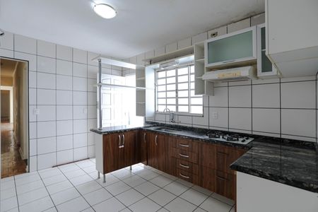 Casa para alugar com 150m², 3 quartos e 3 vagas Casa para alugar com 150m², 3 quartos e 3 vagasCozinha