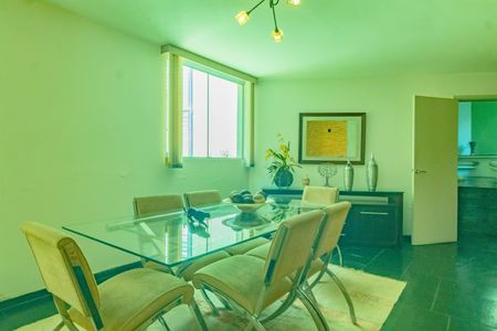 Casa à venda com 3 quartos, 400m² em Vila Alexandria, São Paulo