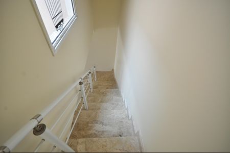 Casa à venda com 143m², 3 quartos e 3 vagasEscada 