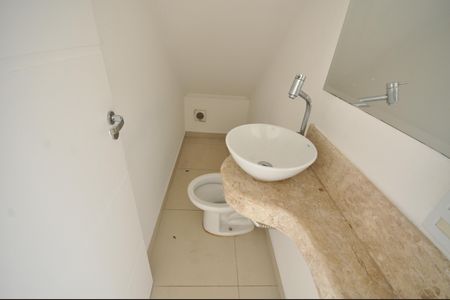 Casa à venda com 143m², 3 quartos e 3 vagasLavabo