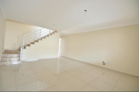 Sala de casa à venda com 3 quartos, 143m² em Vila Constança, São Paulo