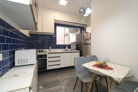 Apartamento para alugar com 63m², 2 quartos e sem vagaCozinha