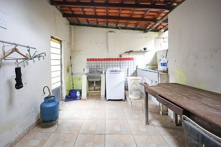 Casa à venda com 300m², 3 quartos e sem vagaÁrea de Serviço