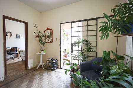 Sala de Estar de casa à venda com 3 quartos, 300m² em Sagrada Família, Belo Horizonte