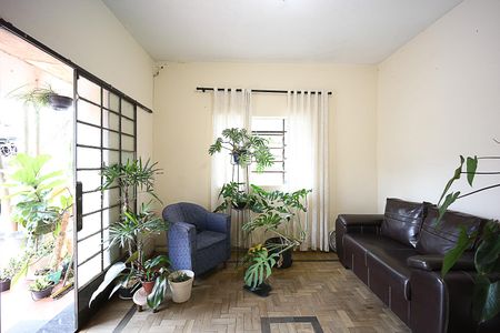 Sala de Estar de casa à venda com 3 quartos, 300m² em Sagrada Família, Belo Horizonte