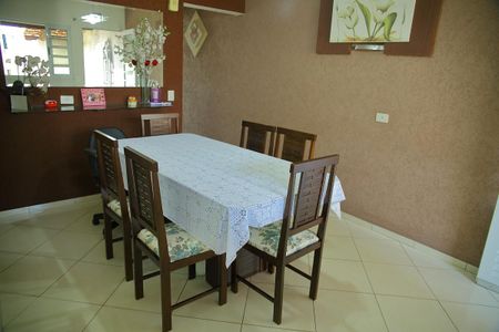 Casa à venda com 300m², 3 quartos e 4 vagasCopa/Cozinha 