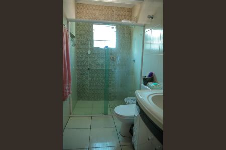 Casa à venda com 300m², 3 quartos e 4 vagasBanheiro da Suíte 