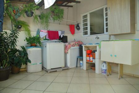 Casa à venda com 300m², 3 quartos e 4 vagasÁrea de Serviço