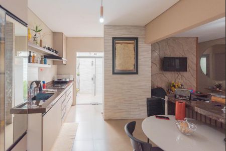 Casa para alugar com 248m², 2 quartos e 3 vagas Casa para alugar com 248m², 2 quartos e 3 vagasCasa 2- Cozinha