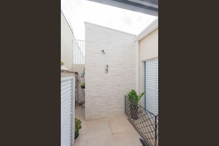 Casa para alugar com 248m², 2 quartos e 3 vagas Casa para alugar com 248m², 2 quartos e 3 vagasCasa 2- Quintal