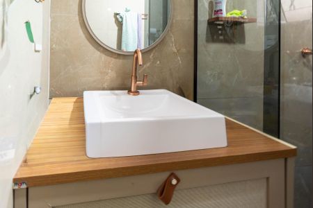 Casa para alugar com 248m², 2 quartos e 3 vagas Casa para alugar com 248m², 2 quartos e 3 vagasCasa 2-Banheiro da Suíte