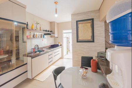 Casa para alugar com 248m², 2 quartos e 3 vagas Casa para alugar com 248m², 2 quartos e 3 vagasCasa 2- Cozinha