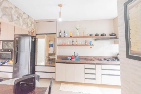 Casa para alugar com 248m², 2 quartos e 3 vagas Casa para alugar com 248m², 2 quartos e 3 vagasCasa 2- Cozinha