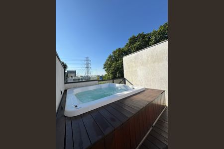 Apartamento à venda com 114m², 2 quartos e 2 vagasÁrea externa