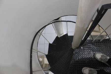 Casa para alugar com 163m², 2 quartos e 1 vagaEscada dos quartos 