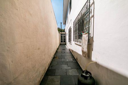 Casa à venda com 180m², 4 quartos e 2 vagasPátio com churrasqueira e lavanderia comum, com vista para a cidade.