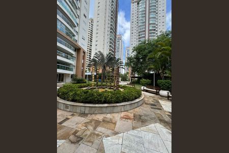 Apartamento à venda com 210m², 4 quartos e 3 vagasFoto 02