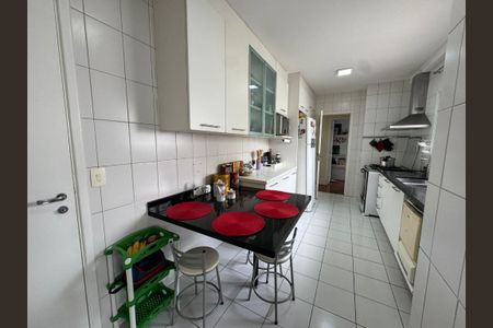 Apartamento à venda com 210m², 4 quartos e 3 vagasFoto 08