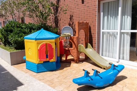 Apartamento à venda com 110m², 2 quartos e 2 vagas Apartamento à venda com 110m², 2 quartos e 2 vagasÁrea comum - Playground