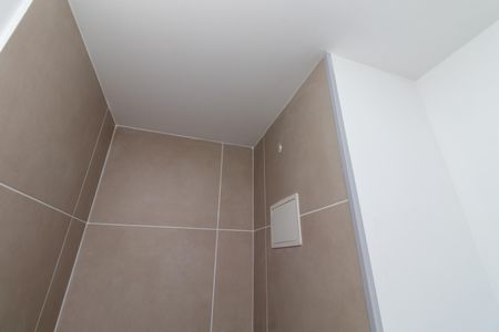 Apartamento à venda com 61m², 2 quartos e 1 vaga Apartamento à venda com 61m², 2 quartos e 1 vagaBanheiro