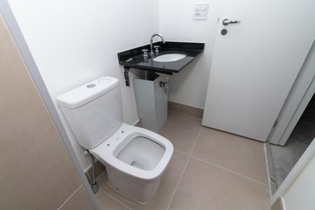 Apartamento à venda com 61m², 2 quartos e 1 vaga Apartamento à venda com 61m², 2 quartos e 1 vagaBanheiro