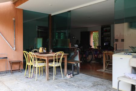 Casa à venda com 264m², 3 quartos e 4 vagasÁrea externa