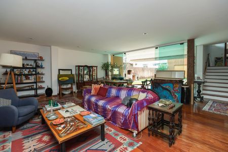 Casa à venda com 264m², 3 quartos e 4 vagasSala