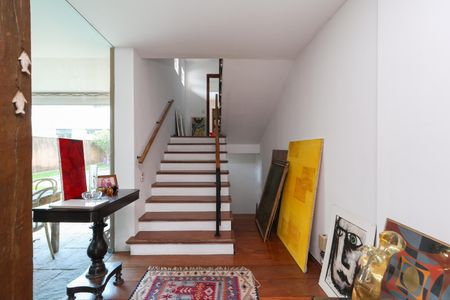 Casa à venda com 264m², 3 quartos e 4 vagasEscada