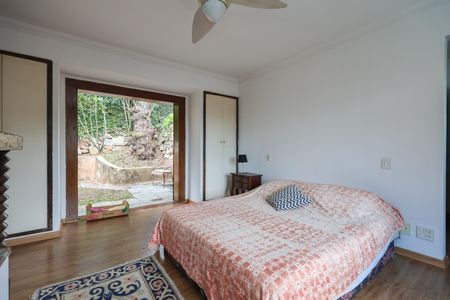 Casa à venda com 264m², 3 quartos e 4 vagasSuíte