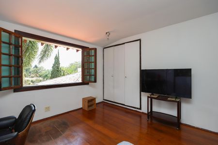 Casa à venda com 264m², 3 quartos e 4 vagasQuarto 2