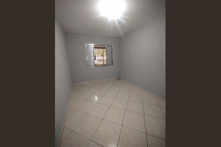Casa à venda com 200m², 4 quartos e 3 vagas Casa à venda com 200m², 4 quartos e 3 vagasQuarto