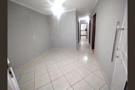 Casa à venda com 200m², 4 quartos e 3 vagas Casa à venda com 200m², 4 quartos e 3 vagasSala