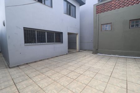 Casa para alugar com 210m², 4 quartos e 5 vagasQuintal