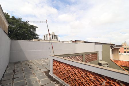 Casa para alugar com 210m², 4 quartos e 5 vagasLaje