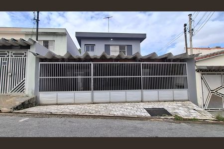 Casa para alugar com 210m², 4 quartos e 5 vagasFachada