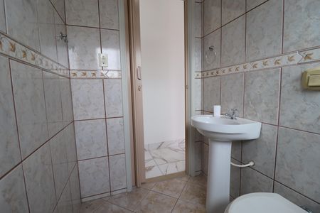 Casa para alugar com 210m², 4 quartos e 5 vagasBanheiro Quarto 1 suíte