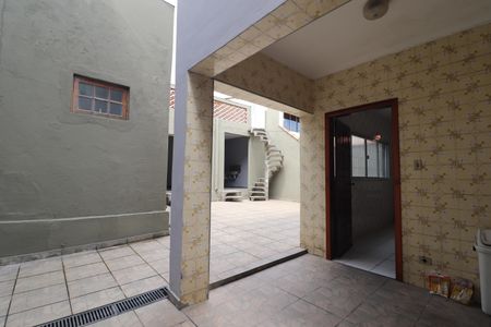 Casa para alugar com 210m², 4 quartos e 5 vagasQuintal