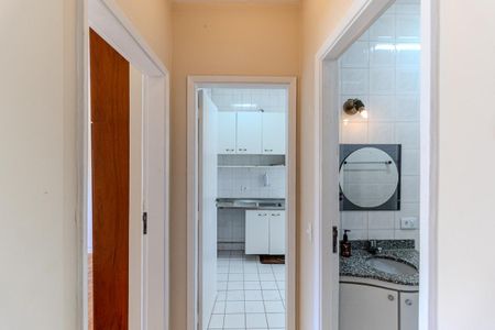 Corredor de apartamento à venda com 1 quarto, 63m² em Vila Buarque, São Paulo