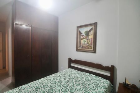 Suíte de apartamento para alugar com 2 quartos, 63m² em Jardim Las Palmas, Guarujá