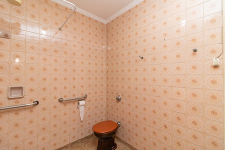 Casa à venda com 272m², 3 quartos e 4 vagas Casa à venda com 272m², 3 quartos e 4 vagasBanheiro 2