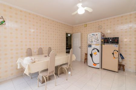 Casa à venda com 272m², 3 quartos e 4 vagas Casa à venda com 272m², 3 quartos e 4 vagasCozinha