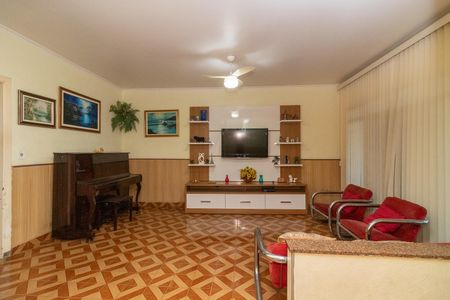 Casa à venda com 272m², 3 quartos e 4 vagas Casa à venda com 272m², 3 quartos e 4 vagasSala