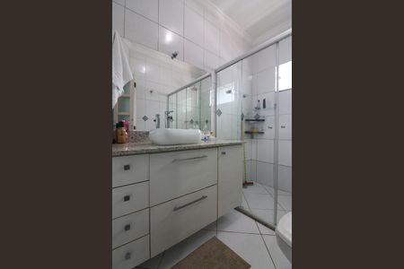 Casa à venda com 226m², 3 quartos e 6 vagasSuíte 1 Banheiro 