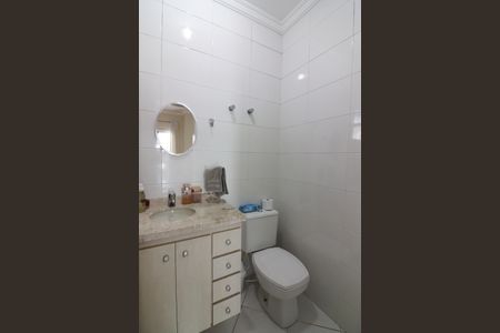 Casa à venda com 226m², 3 quartos e 6 vagasSuíte 2 Banheiro 