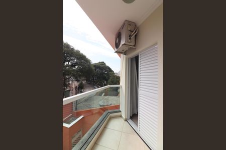 Casa à venda com 226m², 3 quartos e 6 vagasSuíte 1 Sacada 