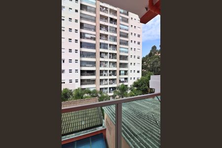 Casa à venda com 226m², 3 quartos e 6 vagasSuíte 2 Sacada 