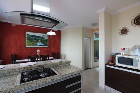 Casa à venda com 226m², 3 quartos e 6 vagasCopa e Cozinha 