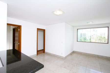 Sala de apartamento à venda com 2 quartos, 97m² em Belvedere, Belo Horizonte