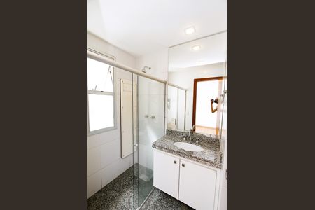 Apartamento à venda com 97m², 2 quartos e 1 vagaBanheiro do Quarto 1